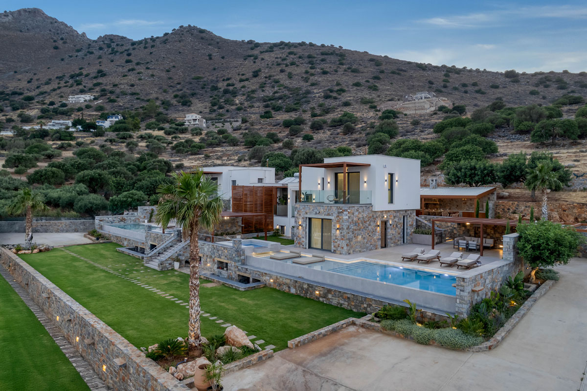 Zeus Luxury Villas